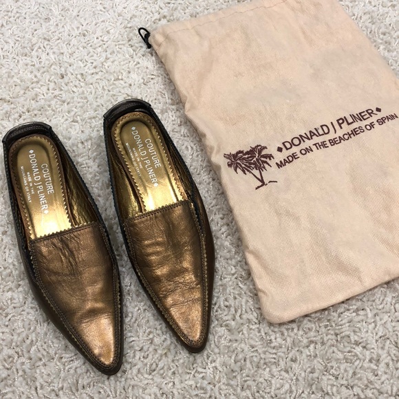 SIGNED Donald Pliner Mules - Picture 2 of 7